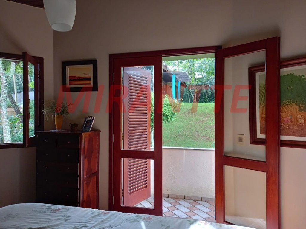 Sobrado de 324m² com 4 quartos em PARQUE PETROPOLIS