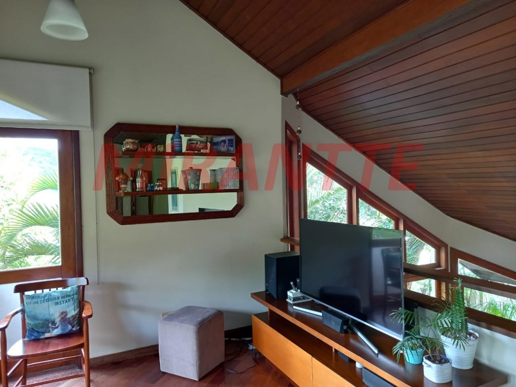 Sobrado de 324m² com 4 quartos em PARQUE PETROPOLIS
