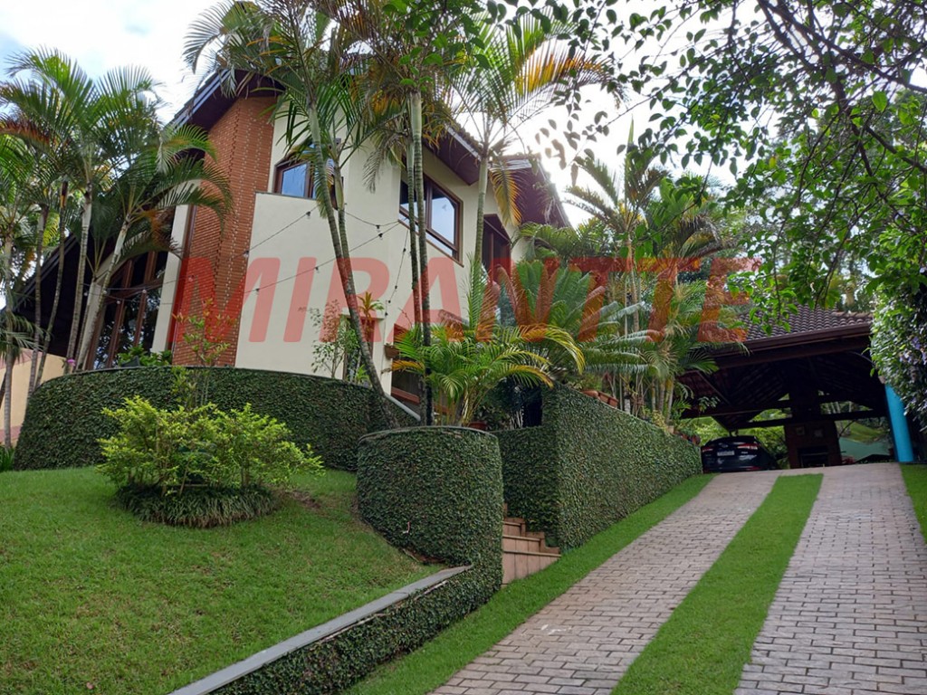 Sobrado de 324m² com 4 quartos em PARQUE PETROPOLIS