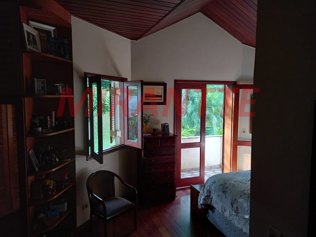 Sobrado de 324m² com 4 quartos em PARQUE PETROPOLIS
