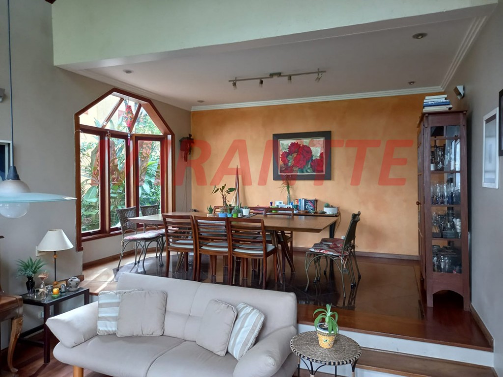 Sobrado de 324m² com 4 quartos em PARQUE PETROPOLIS