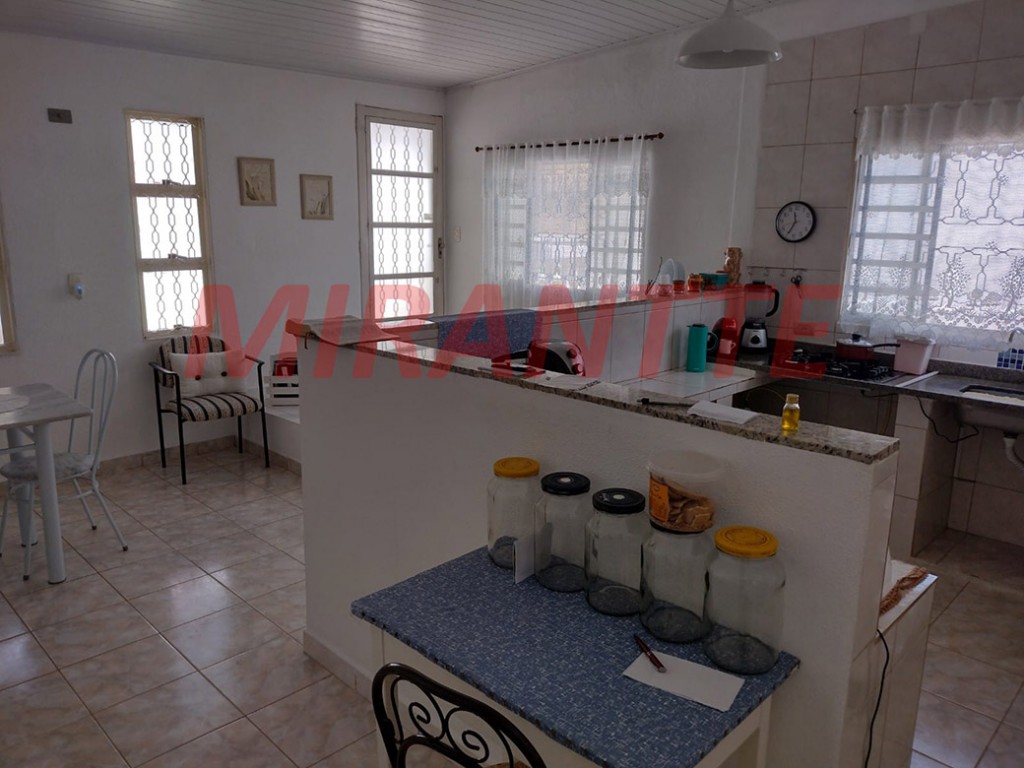 Sobrado de 189m² com 5 quartos em Barreiro – Mairiporã