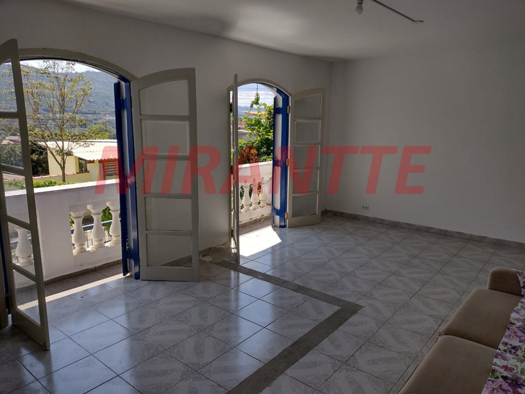Sobrado de 189m² com 5 quartos em Barreiro – Mairiporã