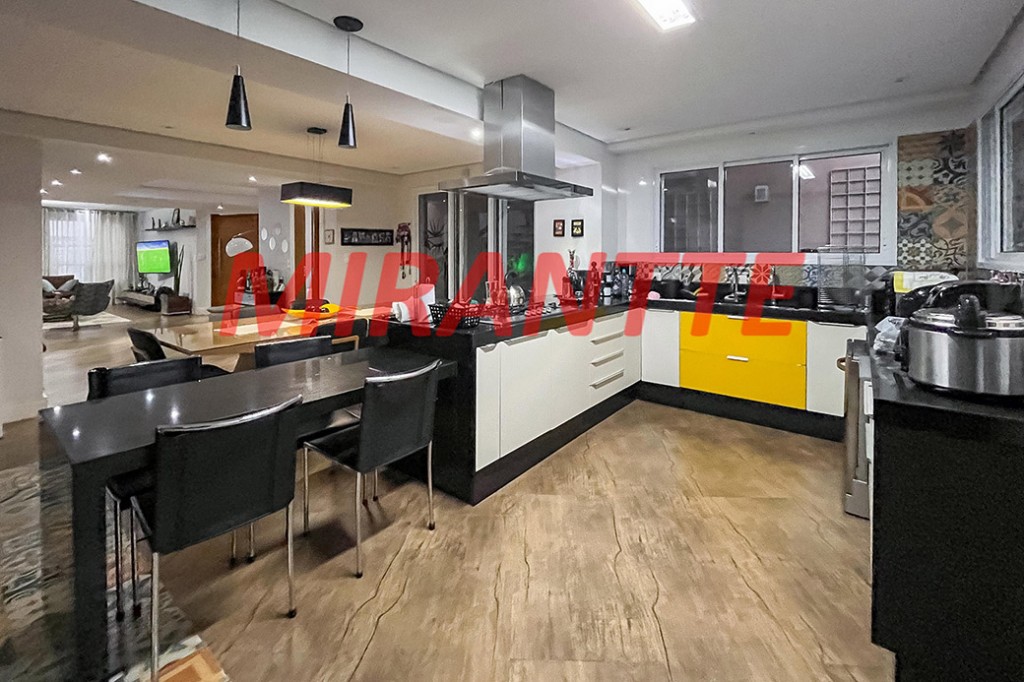 Sobrado de 287m² com 4 quartos em Jardim França