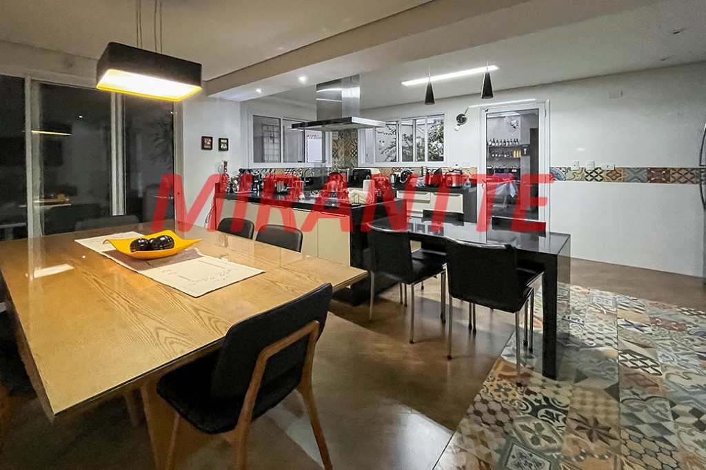 Sobrado de 287m² com 4 quartos em Jardim França
