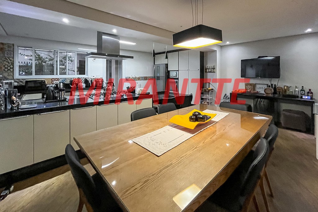Sobrado de 287m² com 4 quartos em Jardim França