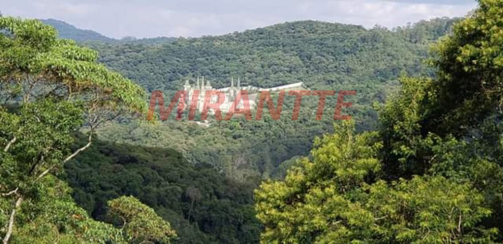 Terreno de 2690m² em Serra Da Cantareira