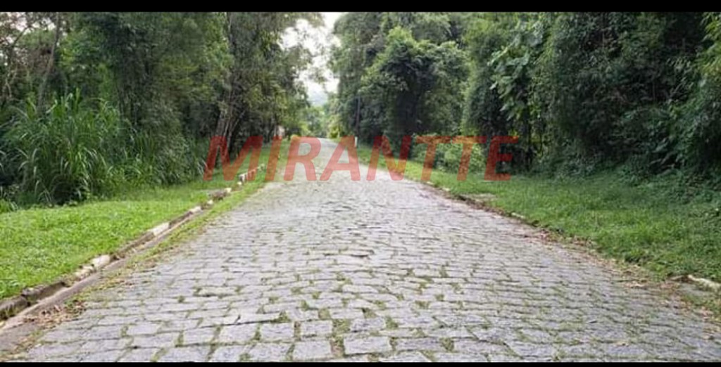 Terreno de 2690m² em Serra Da Cantareira