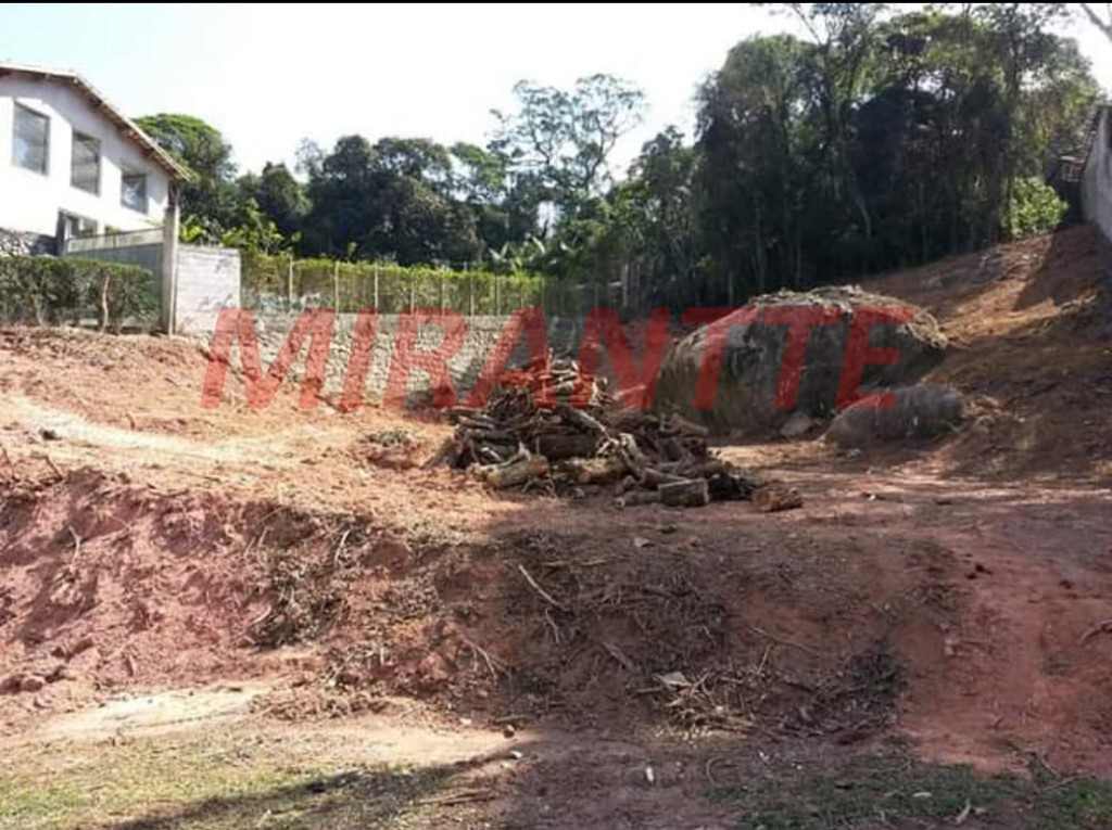 Terreno de 2690m² em Serra Da Cantareira