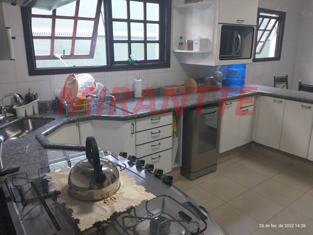 Sobrado de 166m² com 3 quartos em Vila Ester