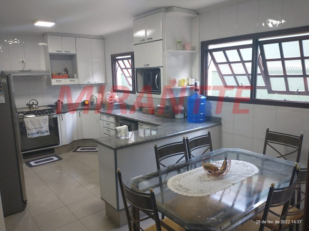 Sobrado de 166m² com 3 quartos em Vila Ester