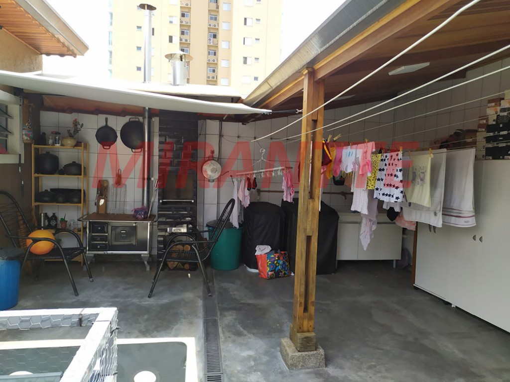 Sobrado de 208m² com 4 quartos em Casa Verde