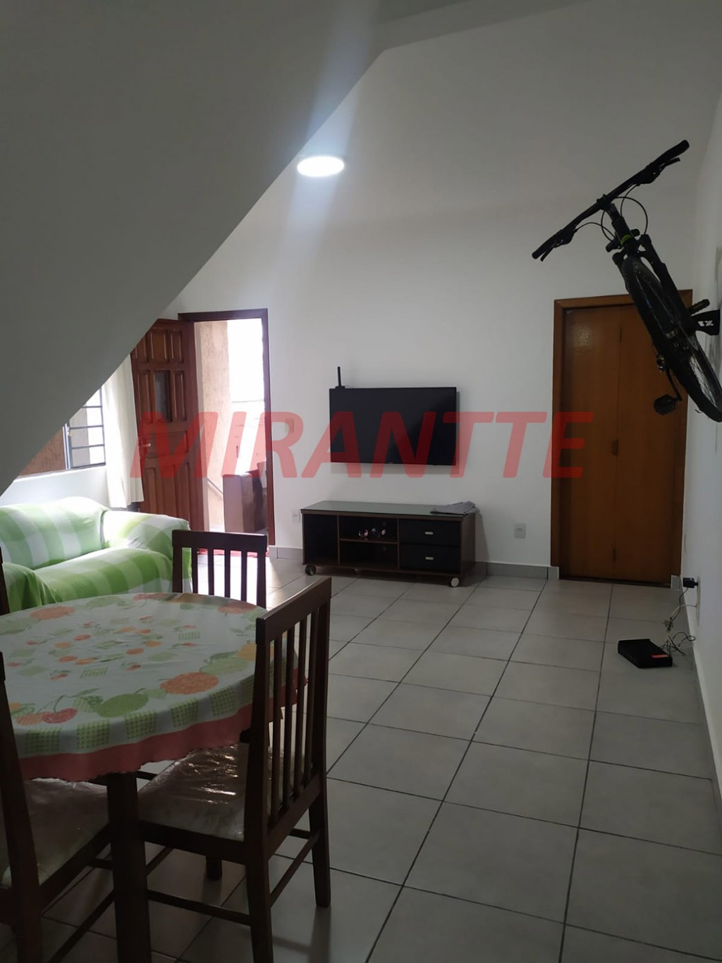 Sobrado de 208m² com 4 quartos em Casa Verde
