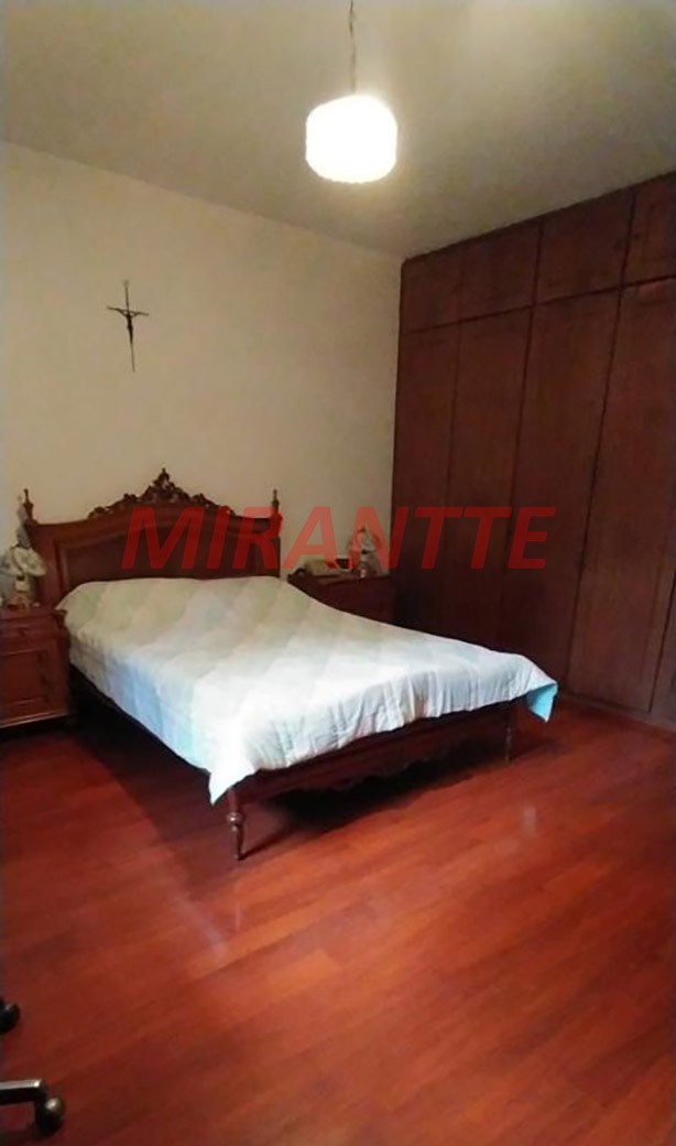 Sobrado de 172m² com 3 quartos em Santana