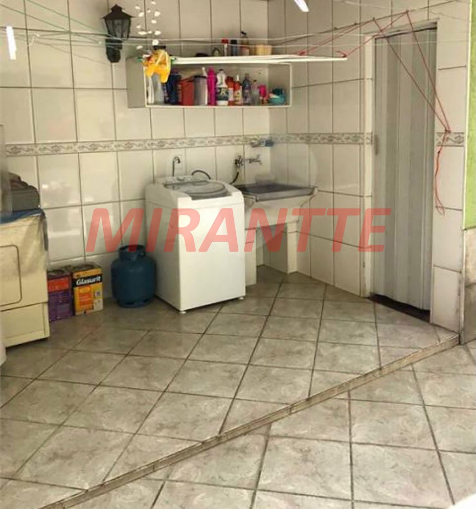 Sobrado de 172m² com 3 quartos em Santana