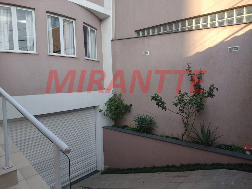 Sobrado de 107m² com 3 quartos em Vila Mazzei