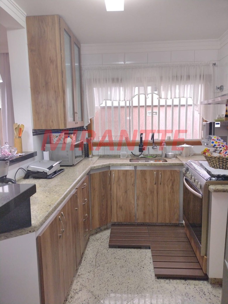 Sobrado de 107m² com 3 quartos em Vila Mazzei