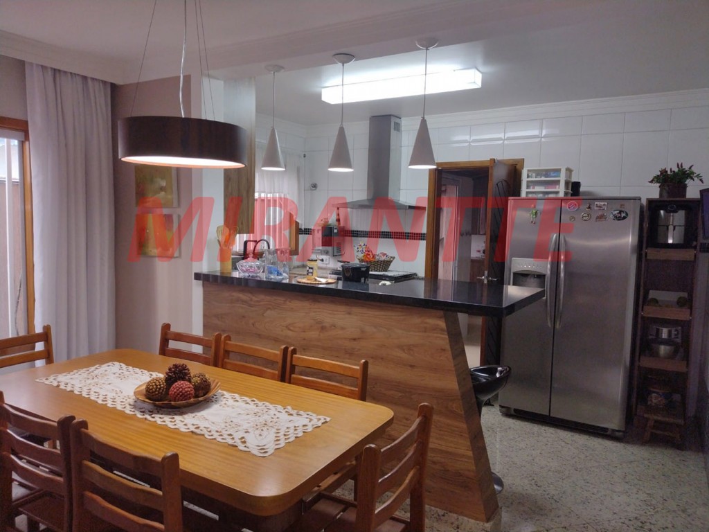 Sobrado de 107m² com 3 quartos em Vila Mazzei