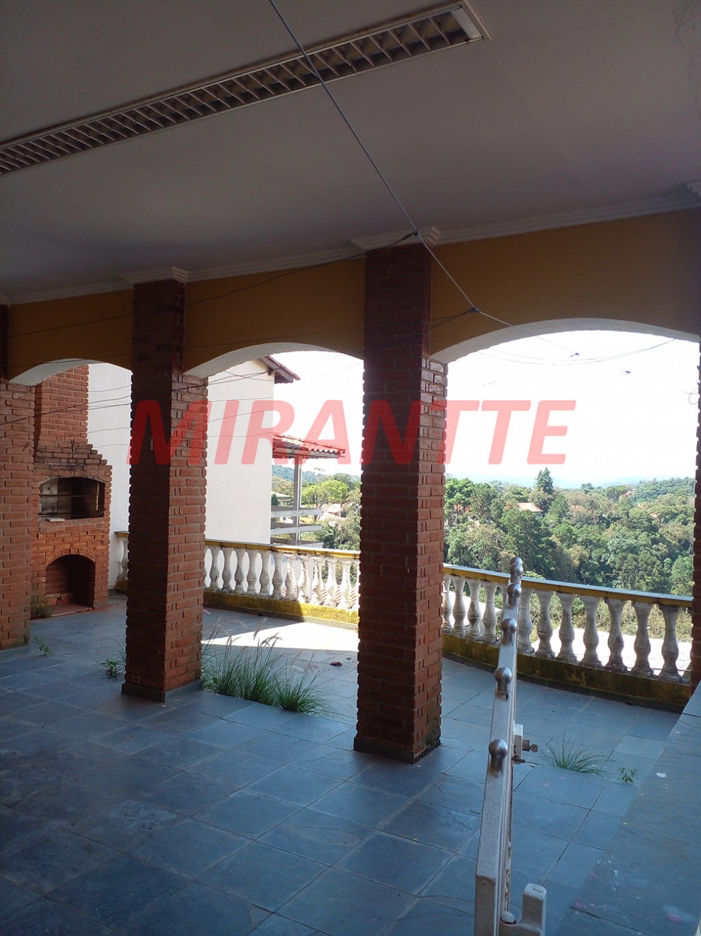 Sobrado de 382m² com 5 quartos em Serra Da Cantareira