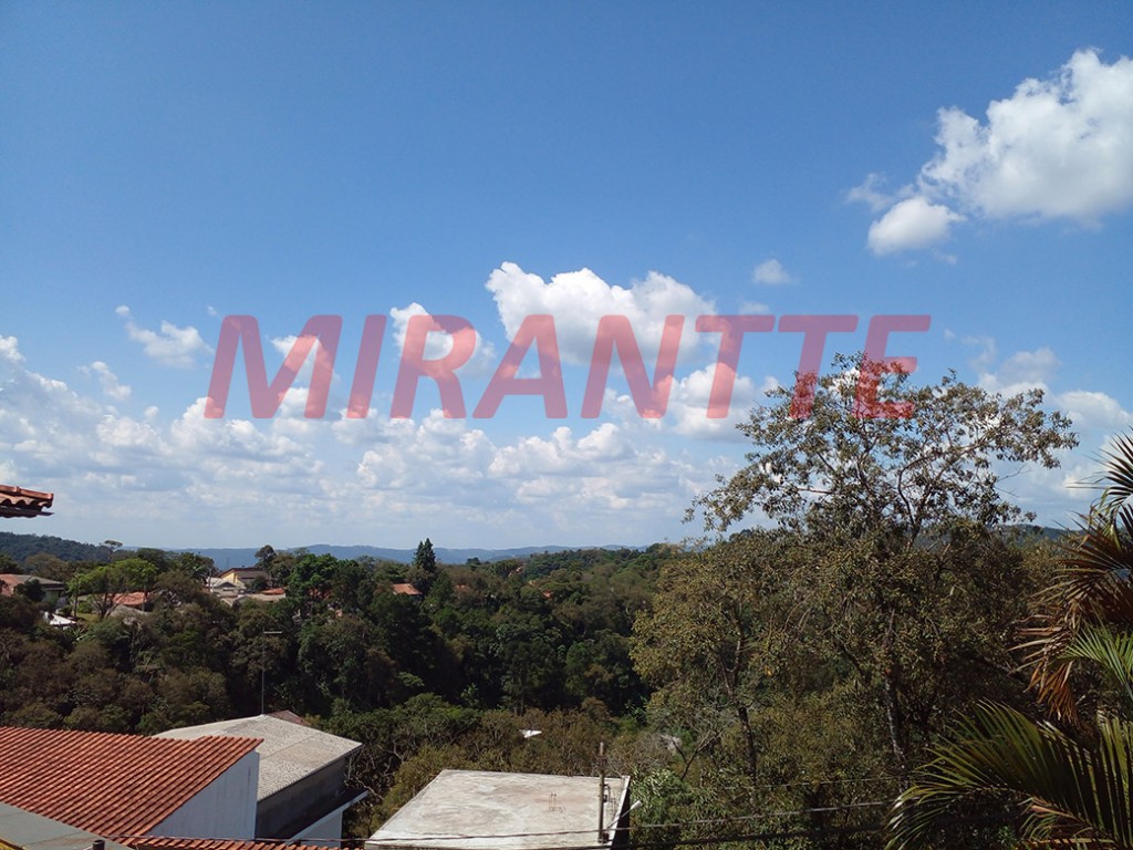 Sobrado de 382m² com 5 quartos em Serra Da Cantareira
