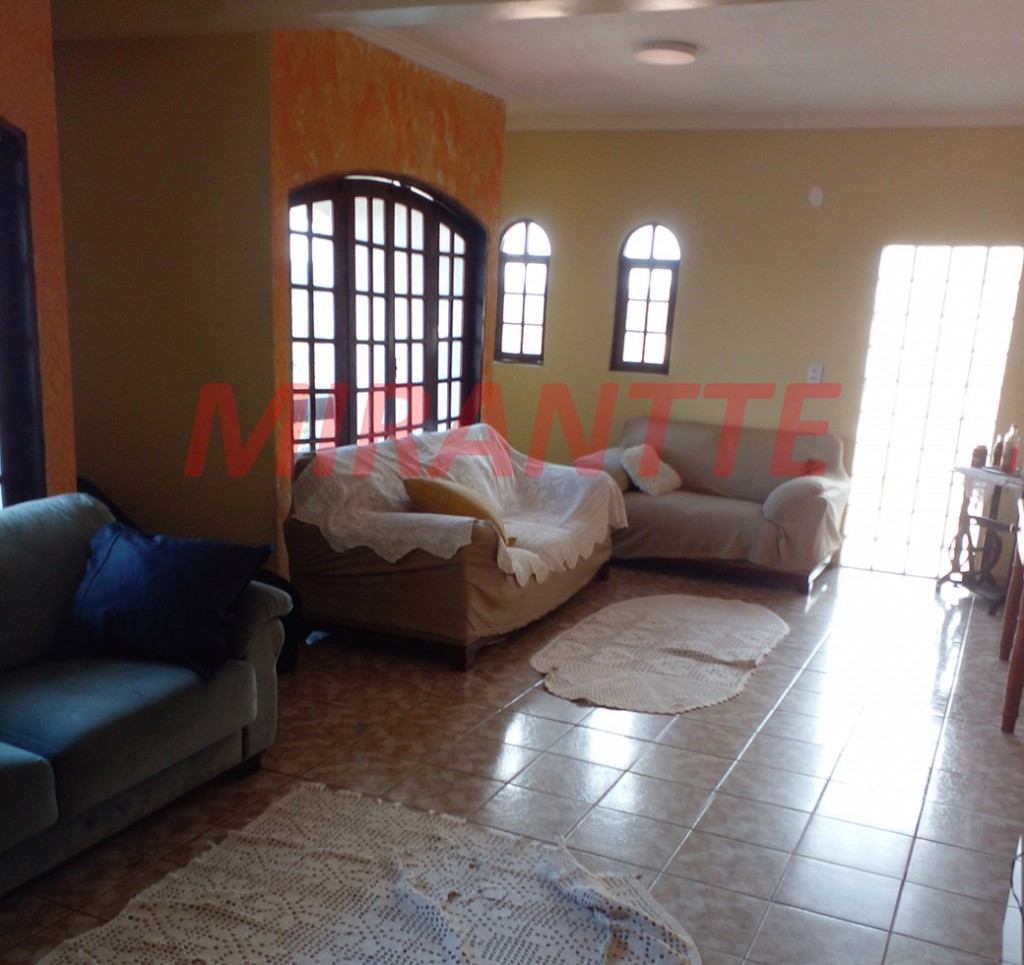 Sobrado de 382m² com 5 quartos em Serra Da Cantareira