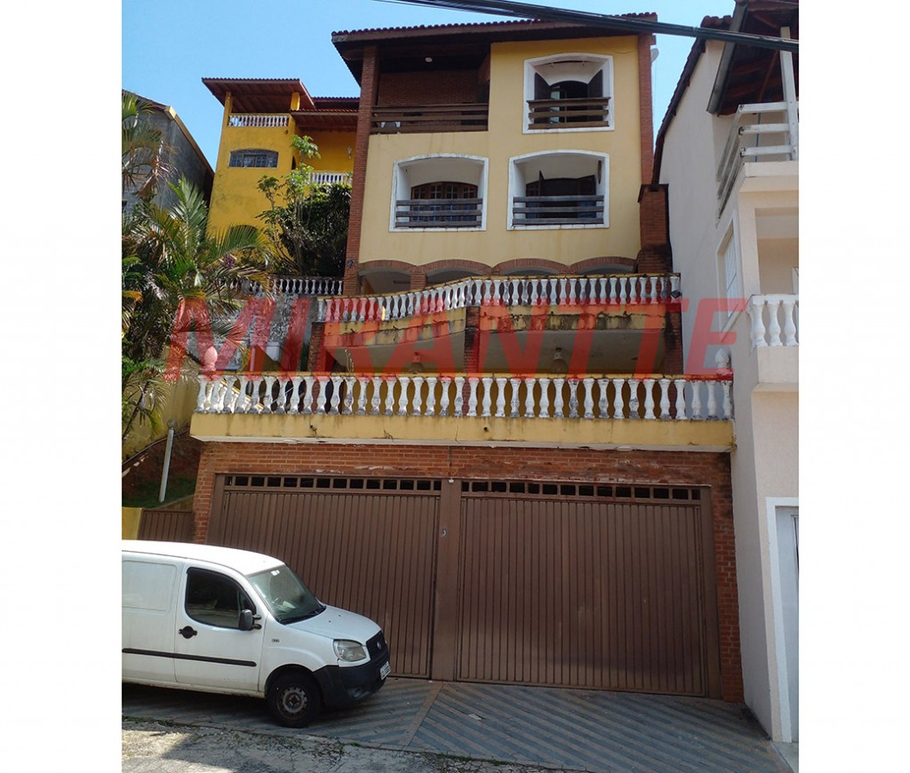 Sobrado de 382m² com 5 quartos em Serra Da Cantareira