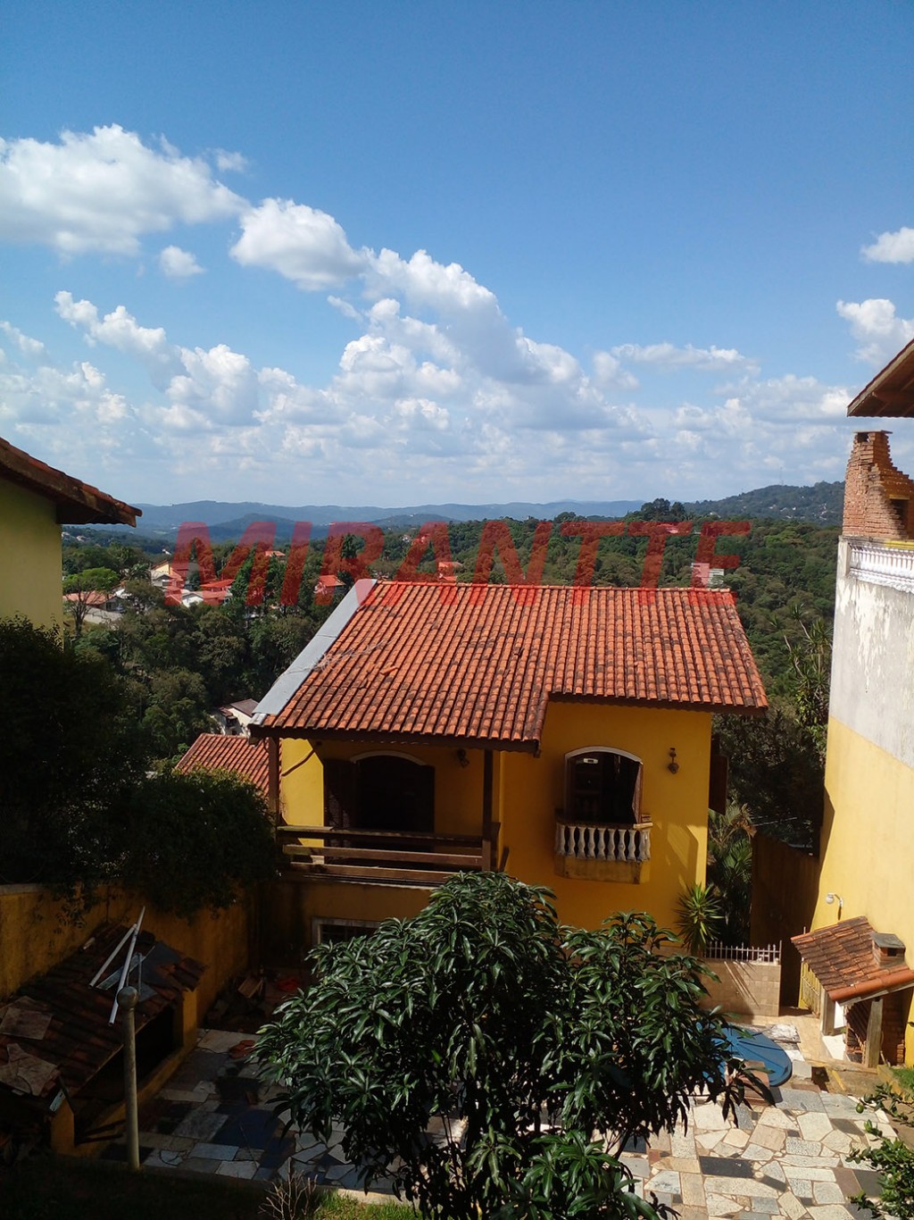 Sobrado de 382m² com 5 quartos em Serra Da Cantareira