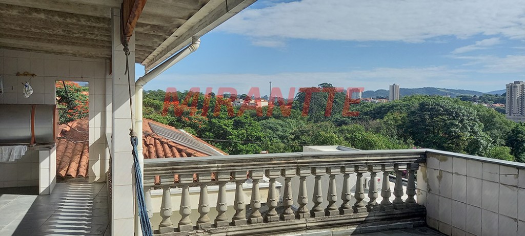 Sobrado de 350m² com 4 quartos em Jardim Felicidade