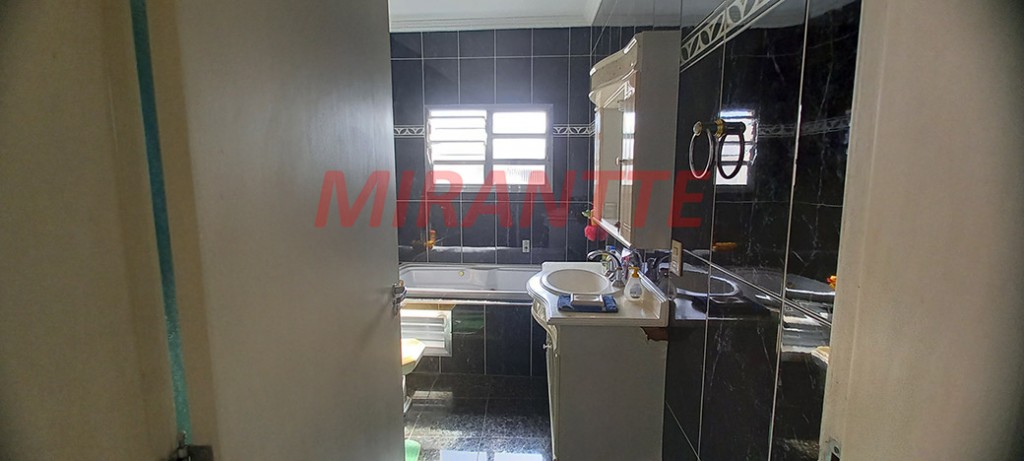 Sobrado de 350m² com 4 quartos em Jardim Felicidade