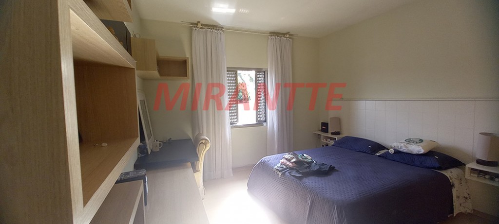 Sobrado de 350m² com 4 quartos em Jardim Felicidade
