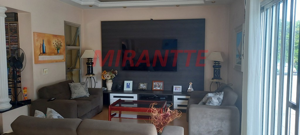 Sobrado de 350m² com 4 quartos em Jardim Felicidade
