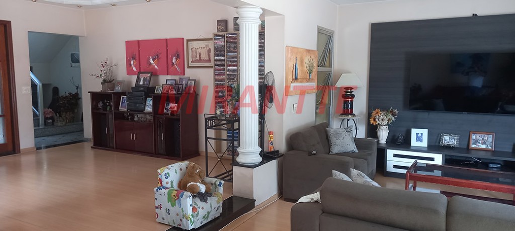 Sobrado de 350m² com 4 quartos em Jardim Felicidade