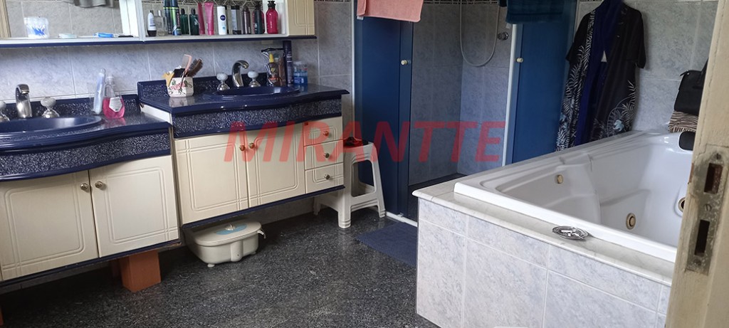 Sobrado de 350m² com 4 quartos em Jardim Felicidade