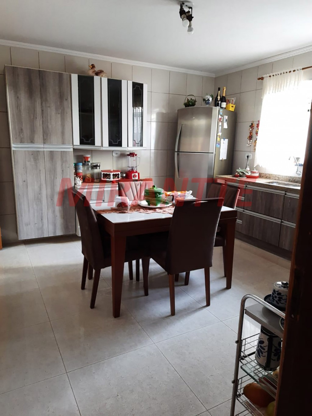 Sobrado de 220m² com 2 quartos em Jardim Tremembé