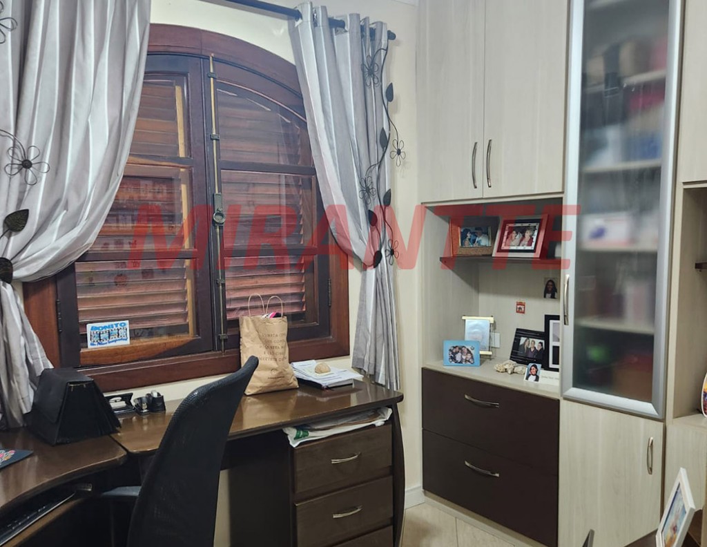 Casa terrea de 200m² com 4 quartos em Tremembe