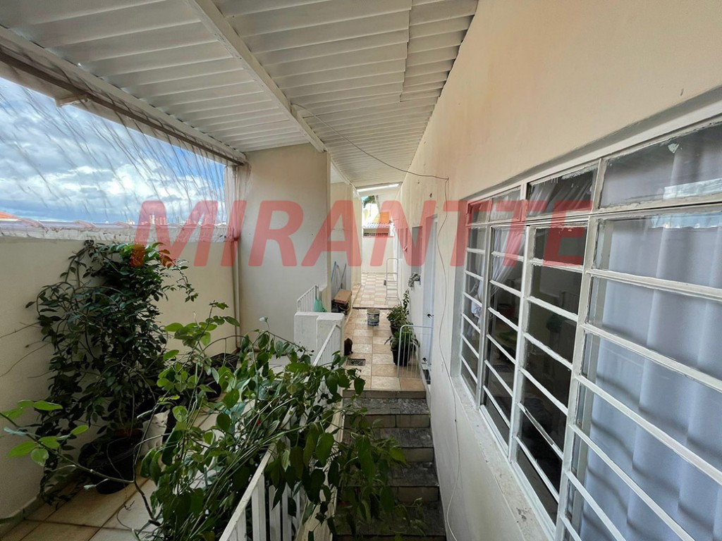 Sobrado de 1967m² com 3 quartos em Cangaiba