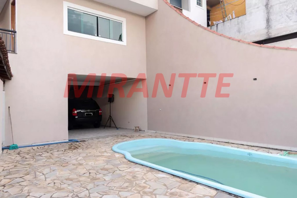 Sobrado de 320m² com 4 quartos em Sacoma