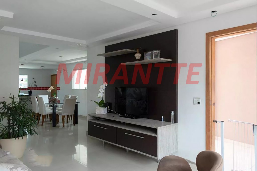 Sobrado de 320m² com 4 quartos em Sacoma
