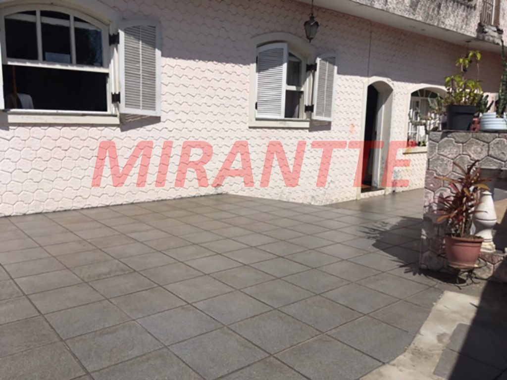 Sobrado de 227m² com 3 quartos em Jardim Primavera