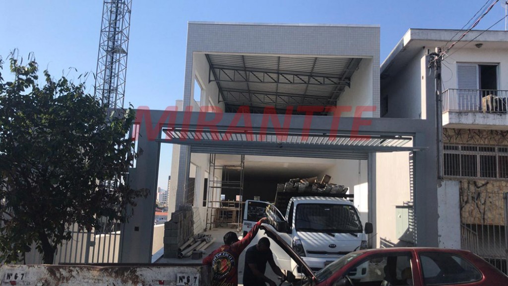 Comercial de 900m² em Casa Verde