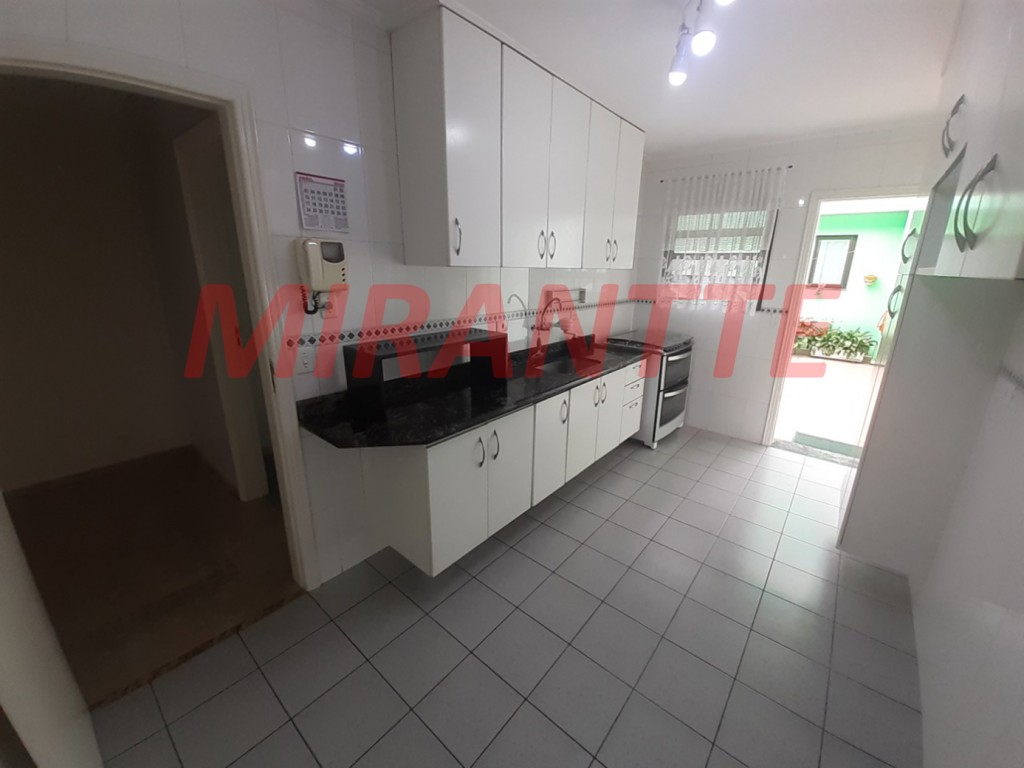Sobrado de 200m² com 3 quartos em Vila Aurora