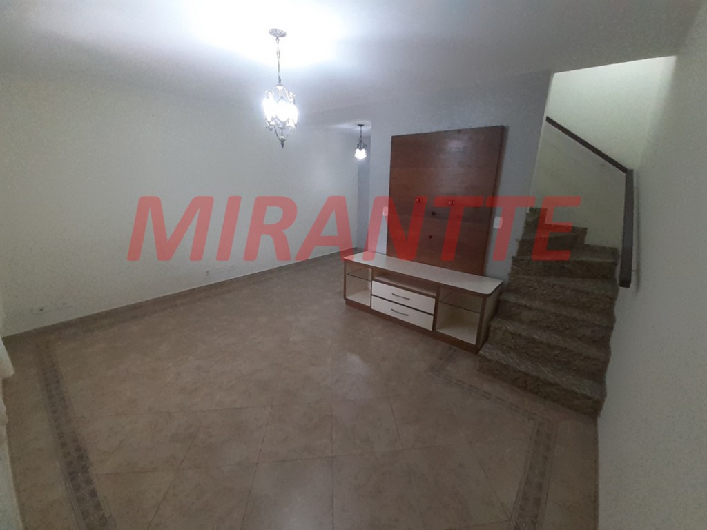 Sobrado de 200m² com 3 quartos em Vila Aurora