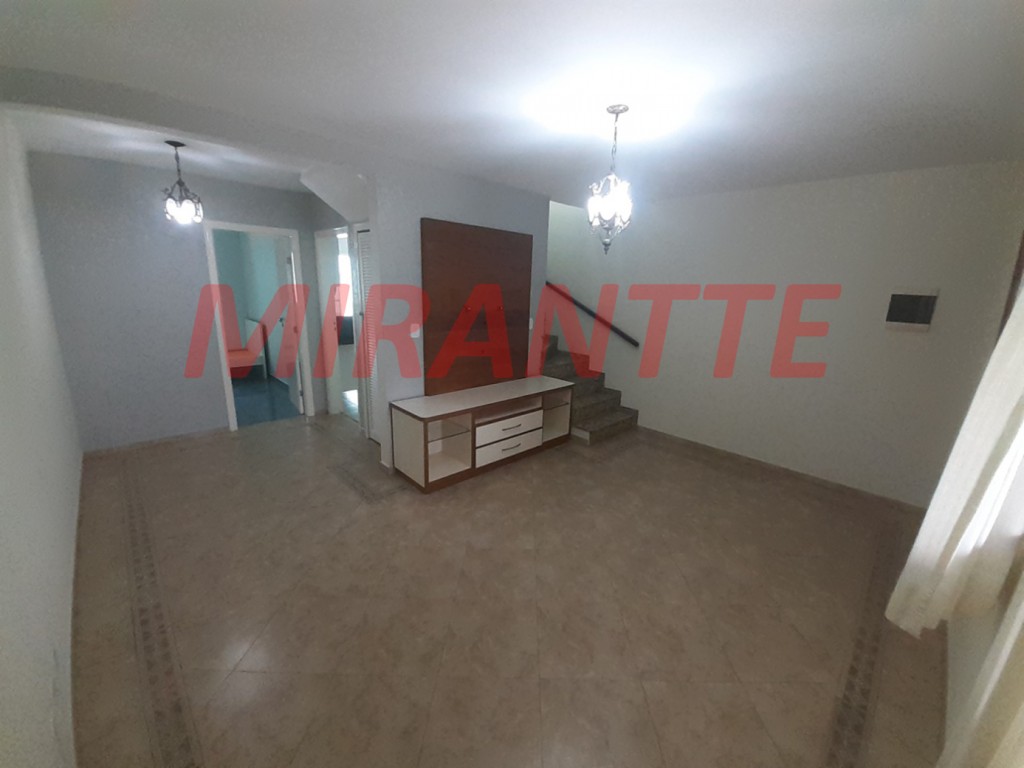 Sobrado de 200m² com 3 quartos em Vila Aurora