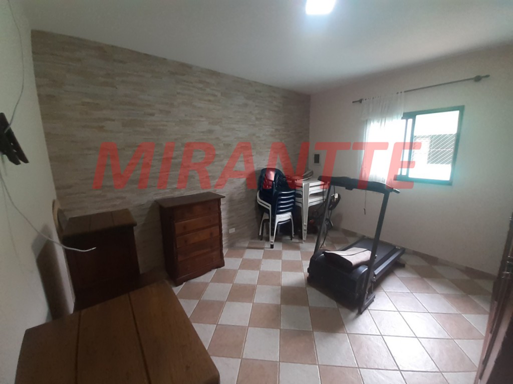 Sobrado de 200m² com 3 quartos em Vila Aurora