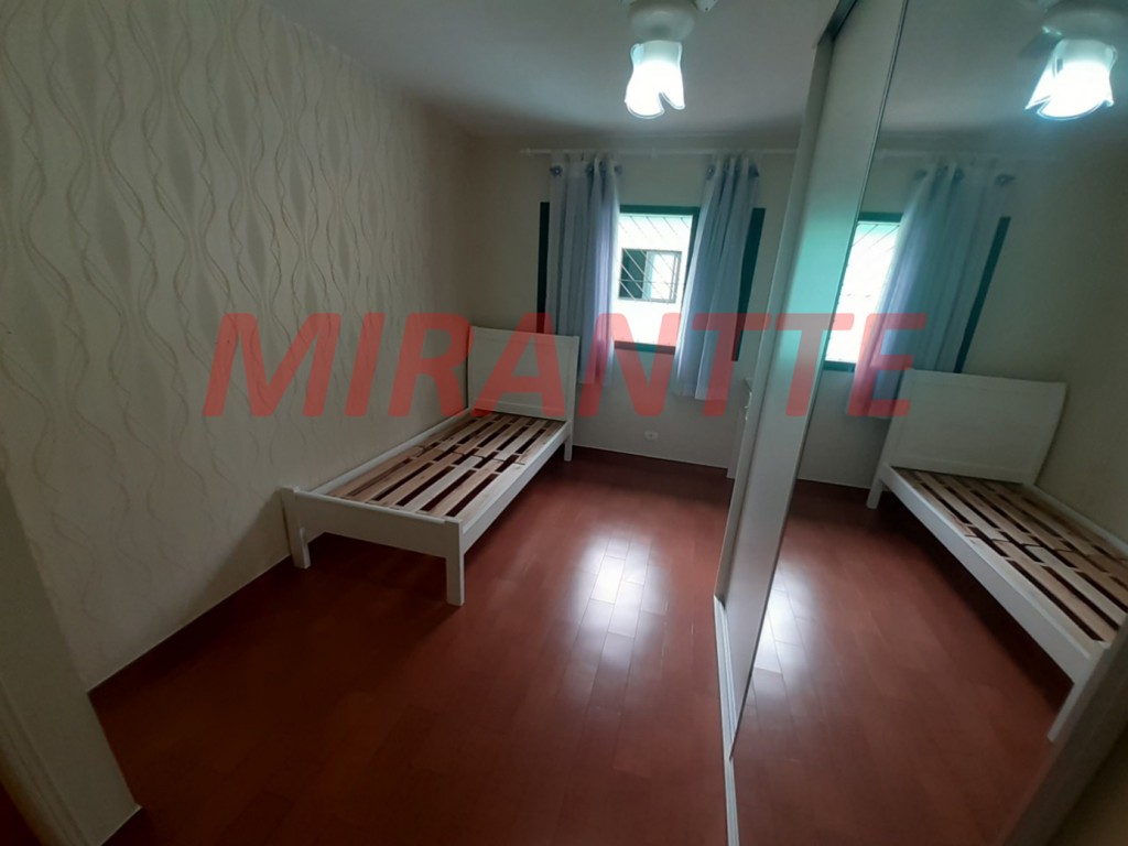 Sobrado de 200m² com 3 quartos em Vila Aurora