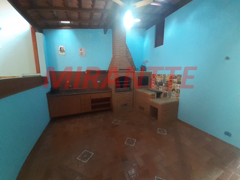 Sobrado de 200m² com 3 quartos em Vila Aurora