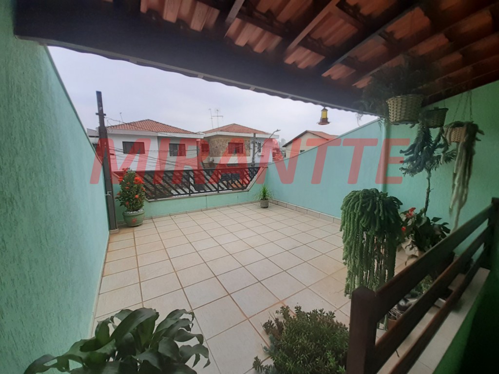 Sobrado de 200m² com 3 quartos em Vila Aurora