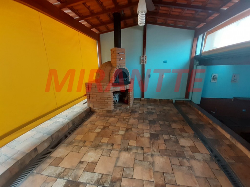 Sobrado de 200m² com 3 quartos em Vila Aurora