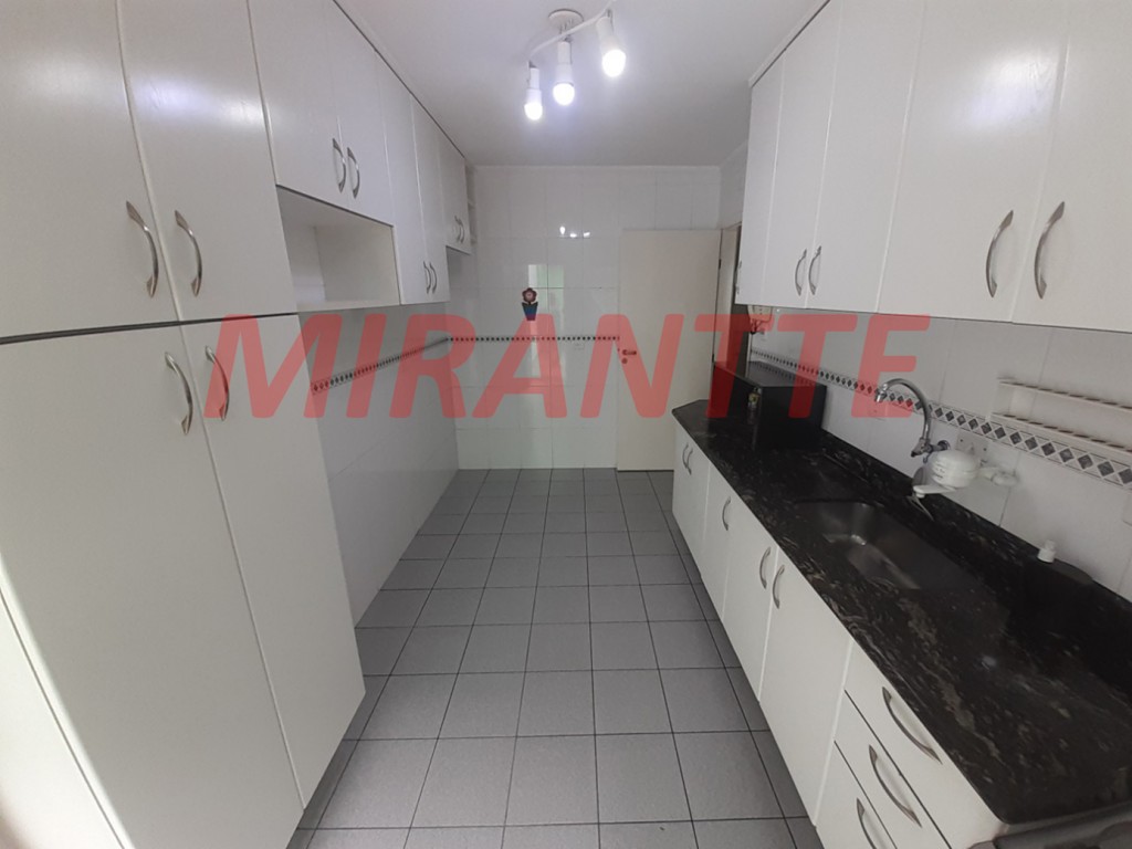 Sobrado de 200m² com 3 quartos em Vila Aurora