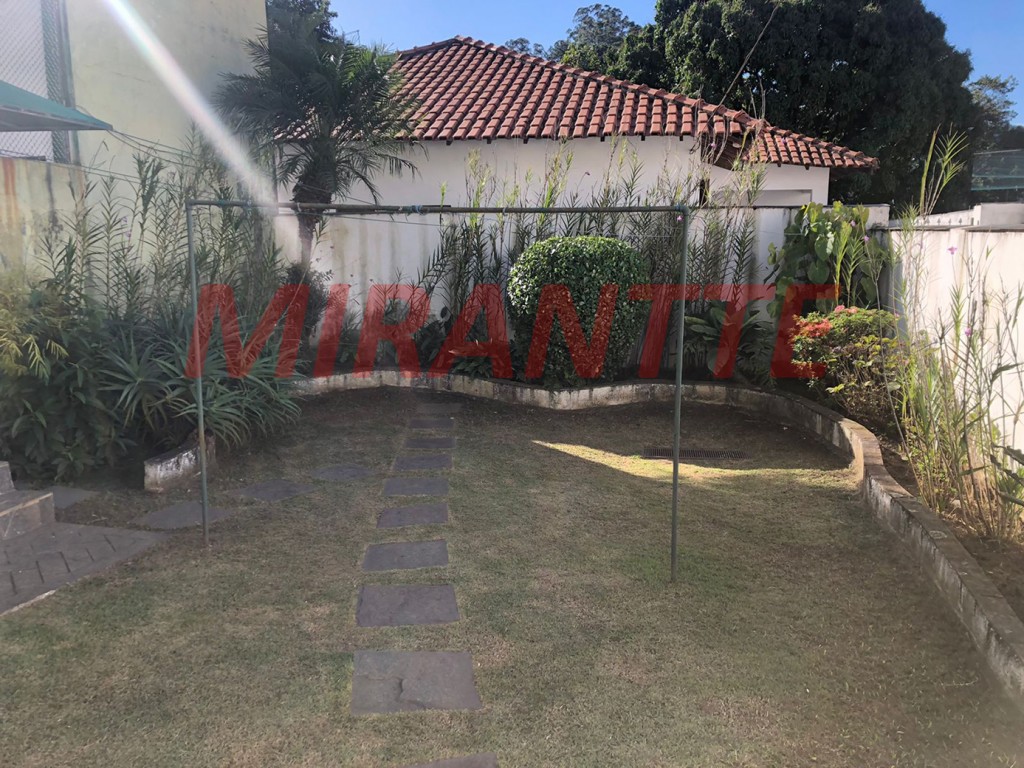 Sobrado de 220m² com 3 quartos em Horto Florestal